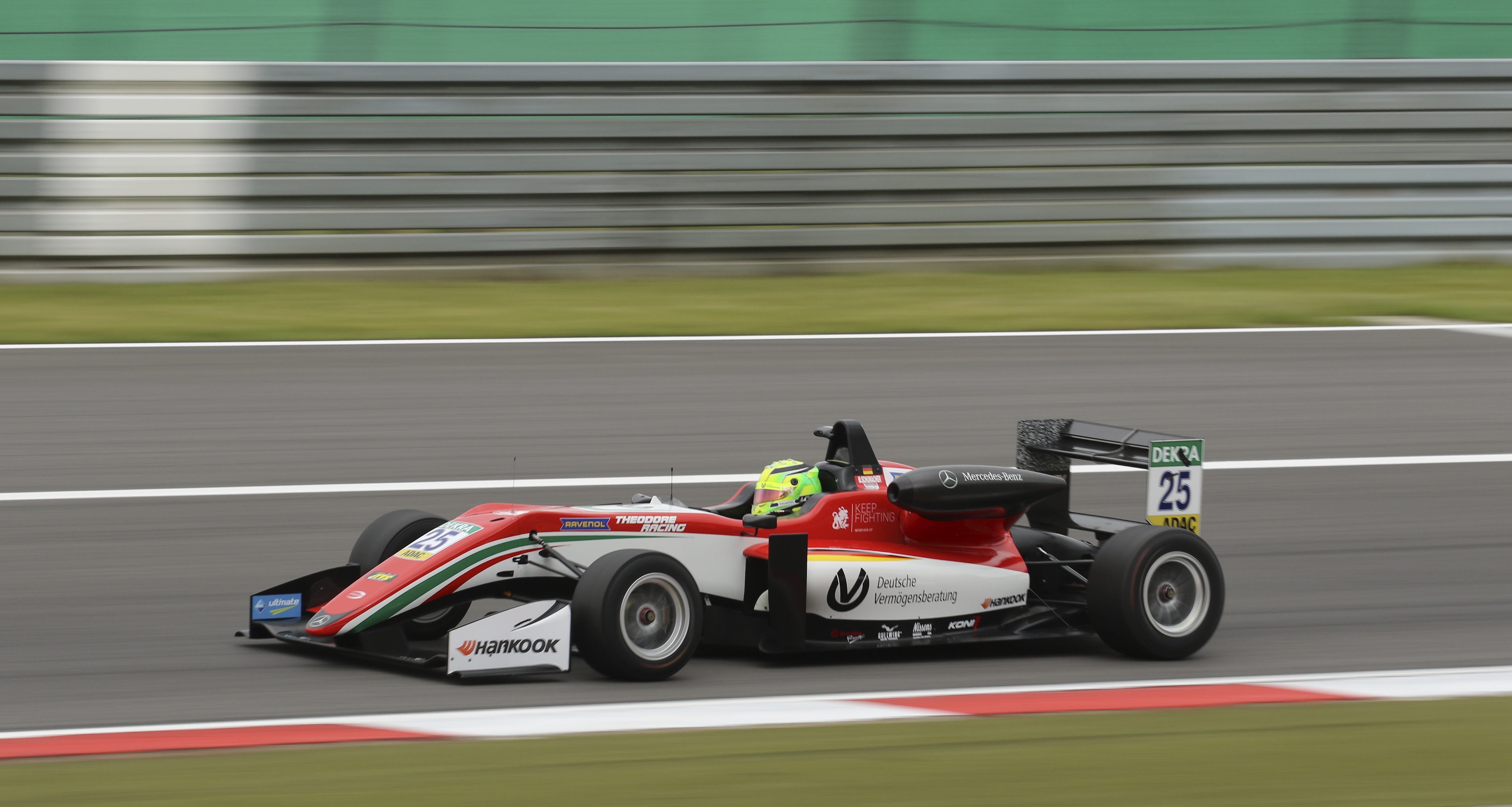 formula 3 car