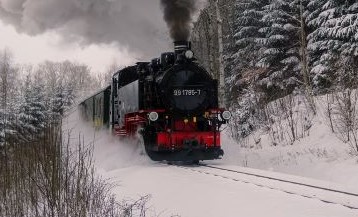 snow-steamtrain