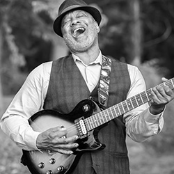 Singer with a Guitar