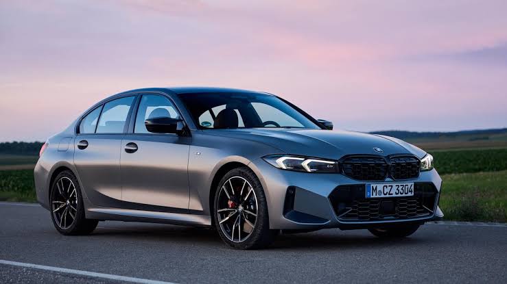 320i Sedan
