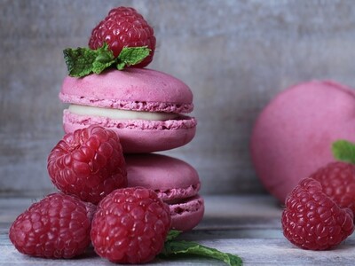 Raspberry macarons